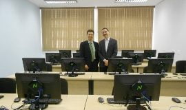 Adilton Carneiro (diretor-presidente da Fipase) e Flavio de Barros (presidente do PISO) no Centro de Capacitação em Software (270x203)